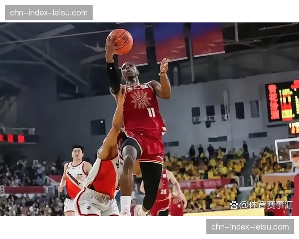 外援政策放宽至4节7人次 多队借三外援轮换建立优势 外援政策放宽至4节7人次 多队借三外援轮换建立优势